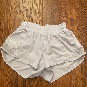 Lululemon Aloha Line Hotty Hot Size 2 Shorts
